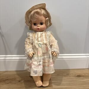 Eegee Softina Baby Girl Doll 20” 1973 Blond Hair Blue “Sleepy” Eyes Vintage